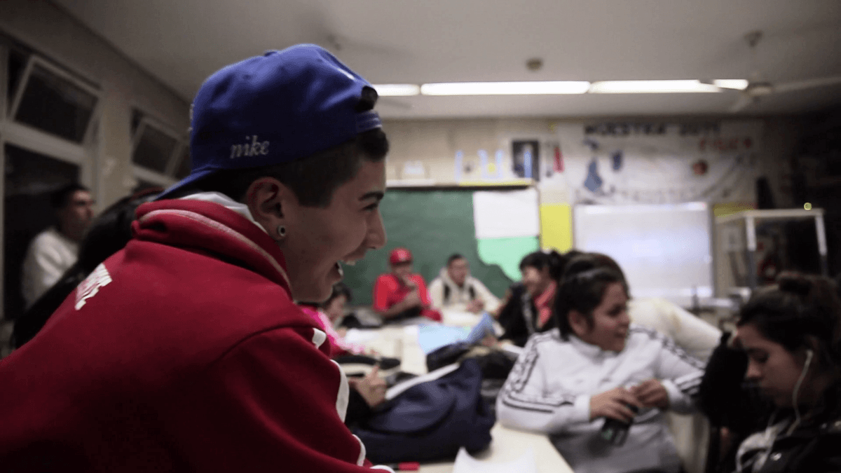 Copia-de-escuela_contra_margen_still_02