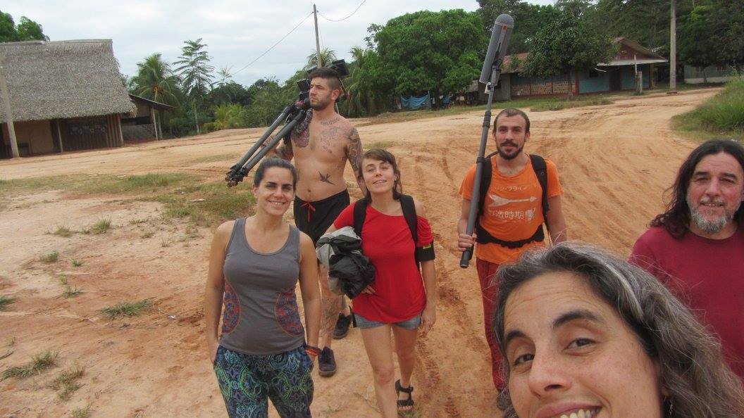 7-Mujer-Medicina.-Filmación-en-la-selva-1