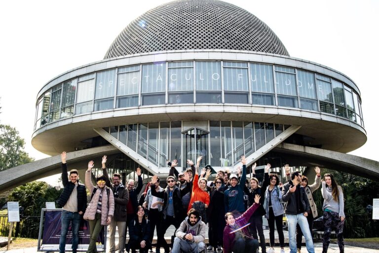 Juli Tagger, la mujer que estrena una película full dome de animación en el Planetario