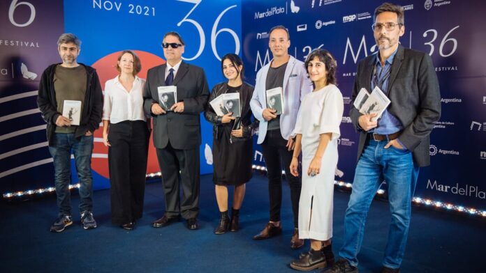 Astor Piazzolla y las mujeres en el cine mudo argentino, temas de dos libros presentados por el Festival de Mar del Plata