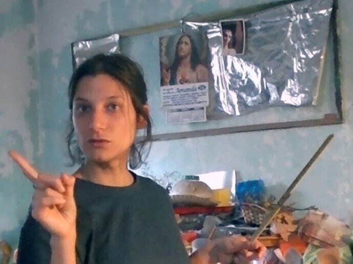 Celia Argüello Rena, protagonista de «Un bolso lleno de carteras»: «El arte me permitió abrir un tema que viví con mucha intimidad»