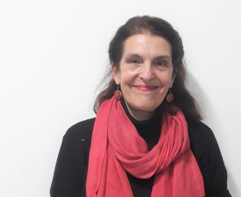 Deborah Kalmar protagoniza el documental «Vikinga», de Silvina Szperling: «Buscamos recuperar la memoria de Patricia Stokoe»