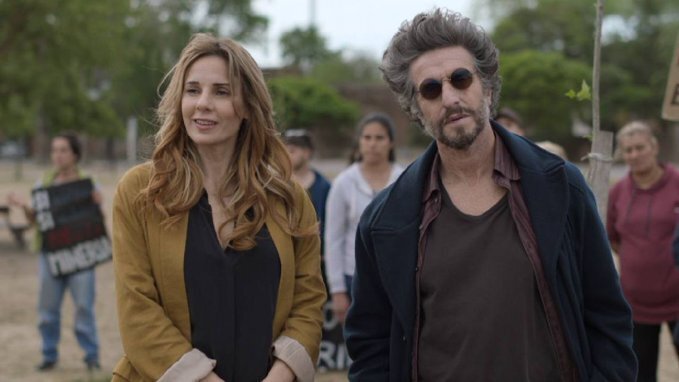 Se conoció el tráiler de «Doble discurso», comedia romántica de Hernán Guerschuny con Diego Peretti y Julieta Cardinali