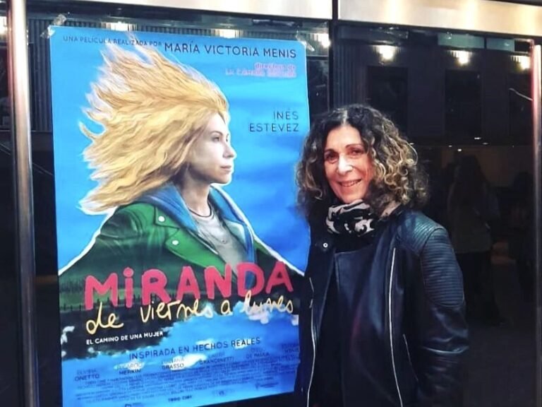 María Victoria Menis estrena «Miranda, de viernes a lunes»: «Sin los movimientos feministas de las jóvenes la película no hubiera existido»