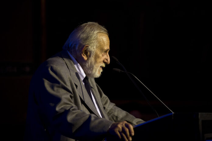 Adolfo_Aristarain_en_los_Premios_a_la_trayectoria_del_FNA (1)