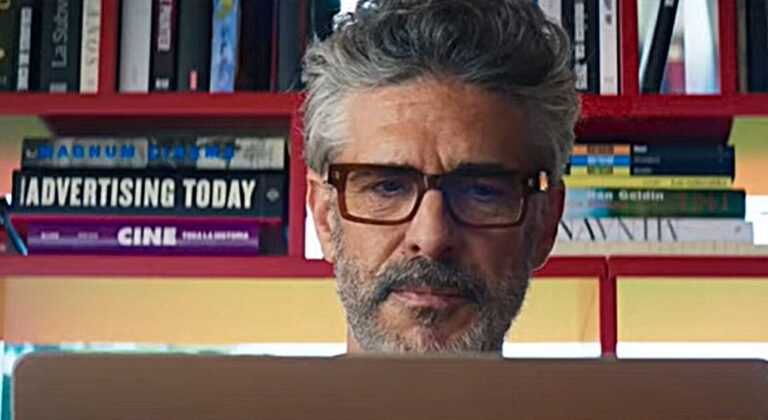 «Amarga Navidad», la película de Pedro Almodóvar protagonizada por Leonardo Sbaraglia, dio a conocer el teaser